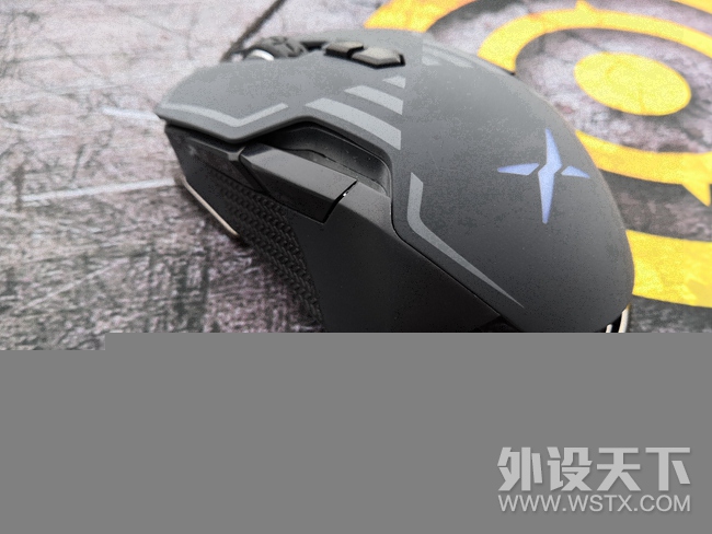 我认为今年“国产旗舰鼠皇”名号的最具实力竞争者——多彩M628  重回高端游戏界的先锋