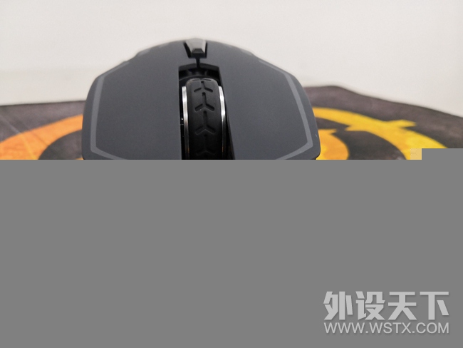 我认为今年“国产旗舰鼠皇”名号的最具实力竞争者——多彩M628  重回高端游戏界的先锋
