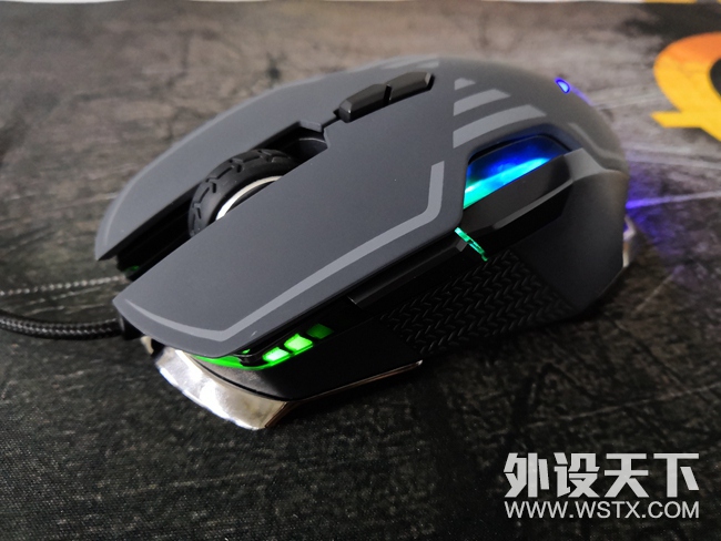 我认为今年“国产旗舰鼠皇”名号的最具实力竞争者——多彩M628  重回高端游戏界的先锋