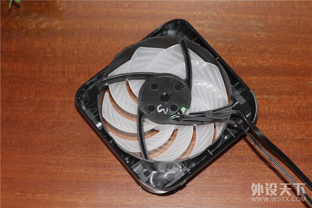 6热管、双RGB风扇，超频三 东海GI-D66A CPU散热器试玩