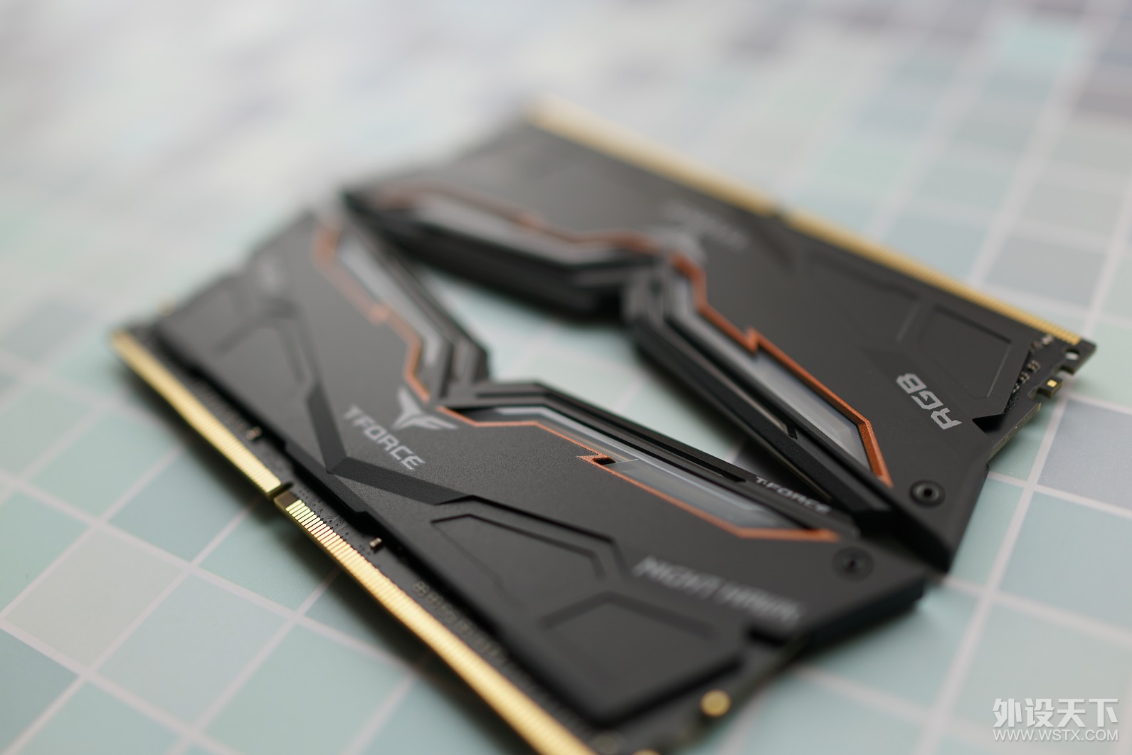 【箴言】秀色可餐，颜值担当——十铨夜鹰RGB DDR4 3000*2内存条开箱小评