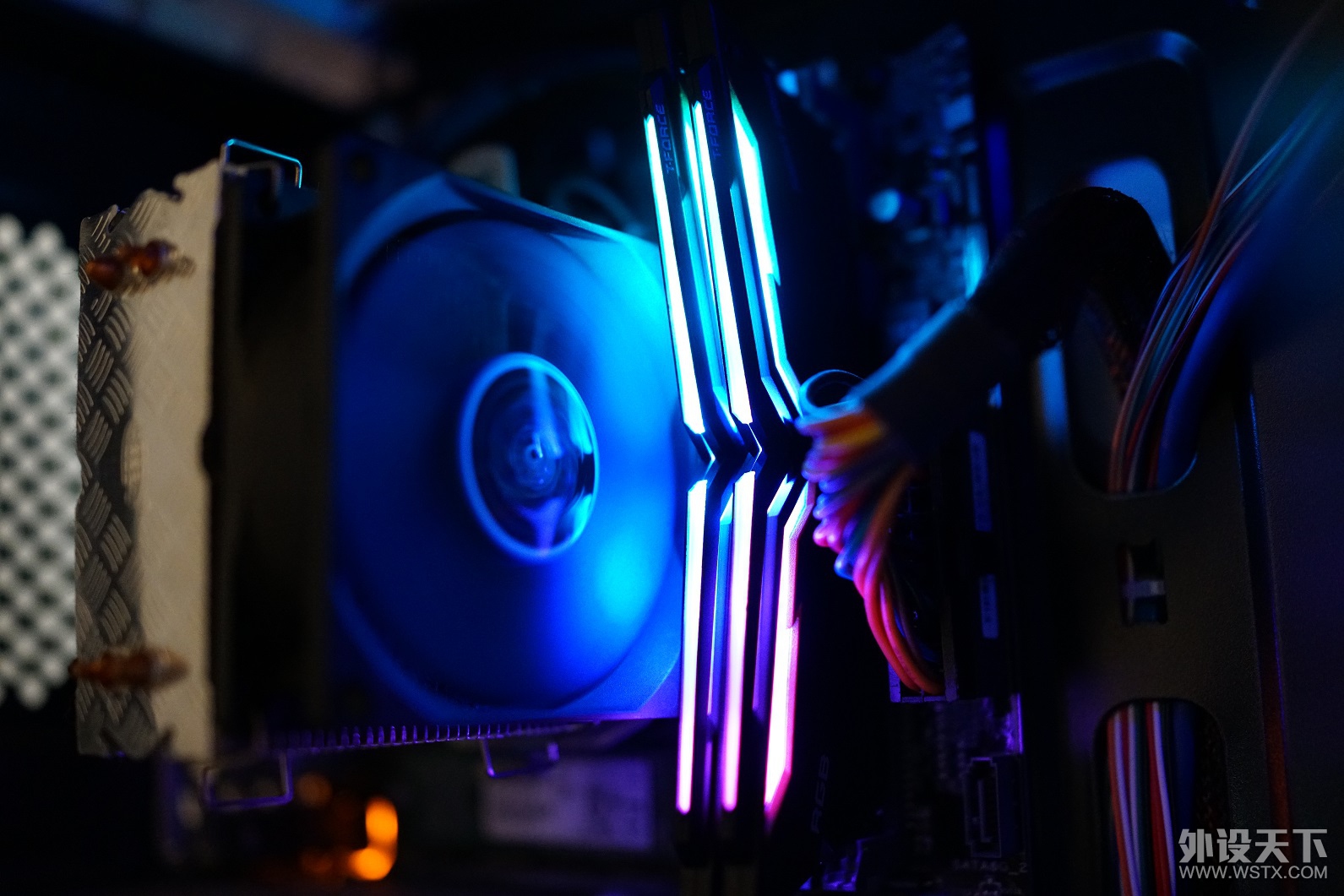 【箴言】秀色可餐，颜值担当——十铨夜鹰RGB DDR4 3000*2内存条开箱小评