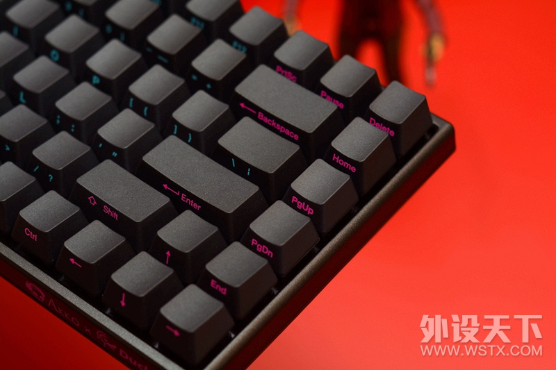 紧凑的84配列，Akko×Ducky Zero3084午夜机械键盘开箱