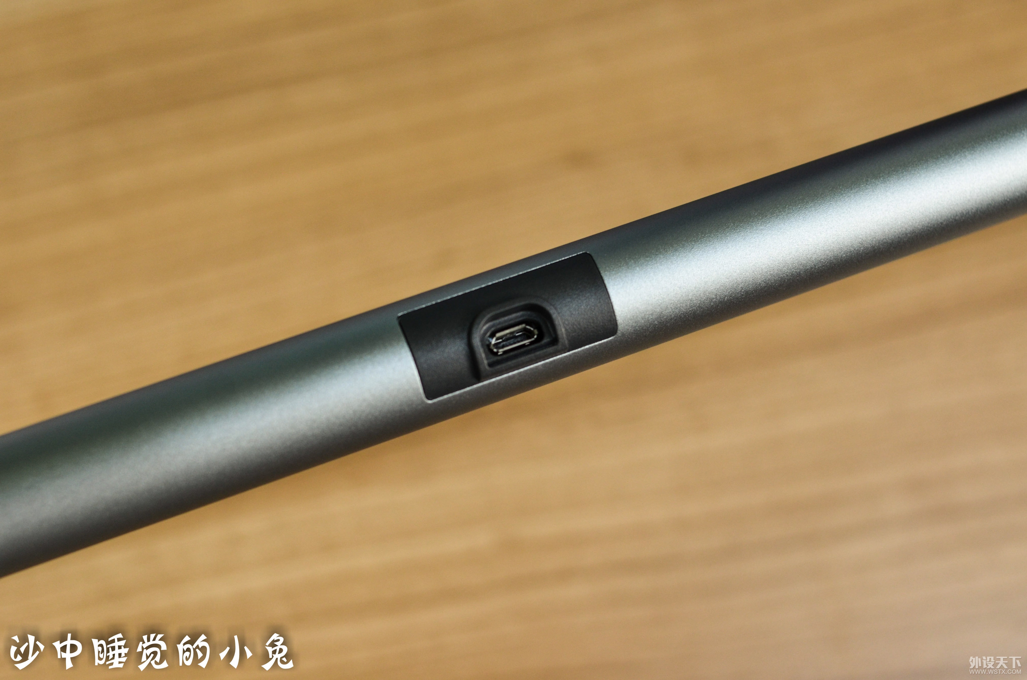 真的有用还是人傻钱多？Benq ScreenBar Plus屏幕智能挂灯开箱评测