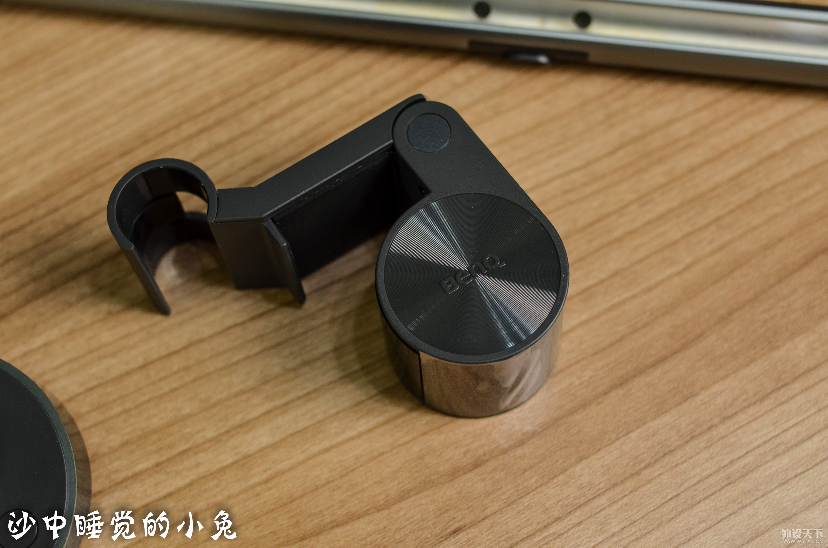 真的有用还是人傻钱多？Benq ScreenBar Plus屏幕智能挂灯开箱评测