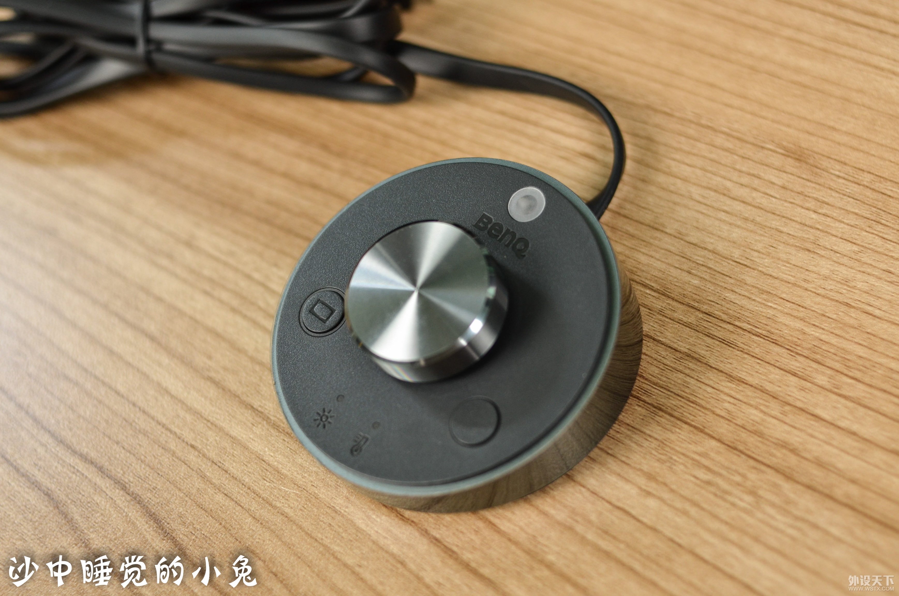 真的有用还是人傻钱多？Benq ScreenBar Plus屏幕智能挂灯开箱评测