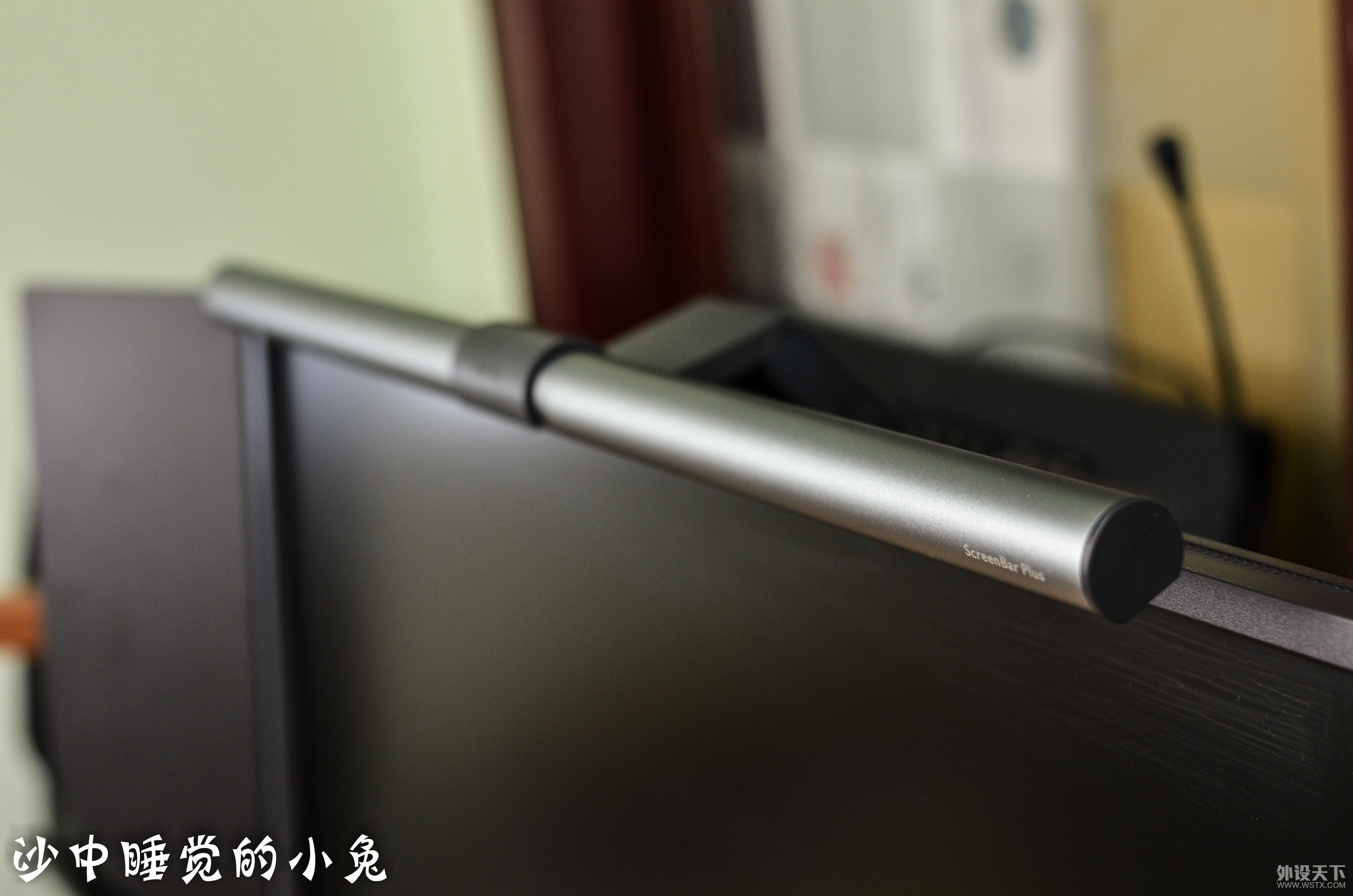 真的有用还是人傻钱多？Benq ScreenBar Plus屏幕智能挂灯开箱评测