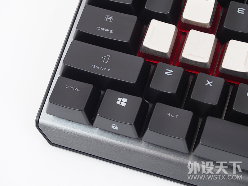 【风烛】披鳞请『键』·御龙九天-微星VIGOR GK60键盘评测