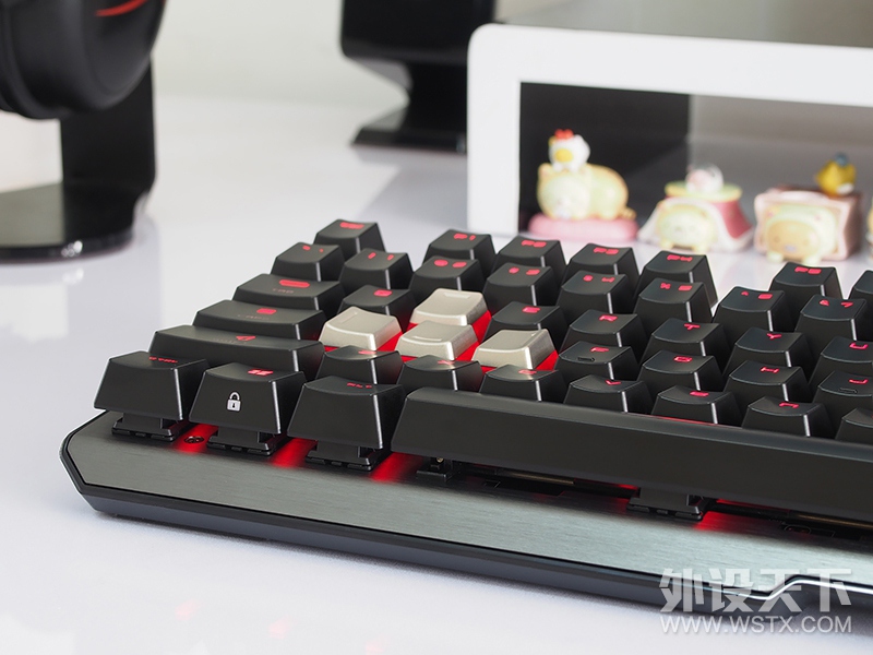 【风烛】披鳞请『键』·御龙九天-微星VIGOR GK60键盘评测