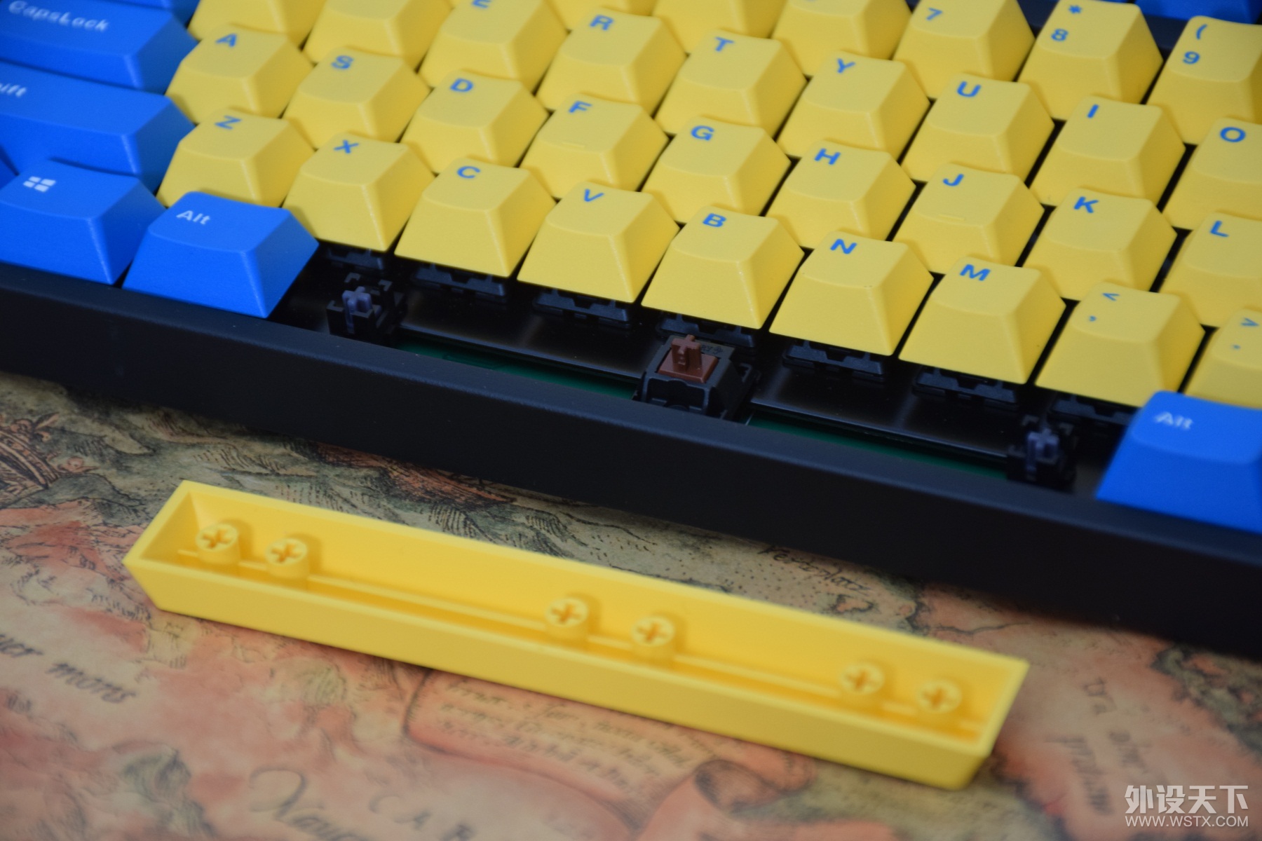 阴差阳错，买了一把“金州勇士队”键盘 leopold FC 750R  PD版