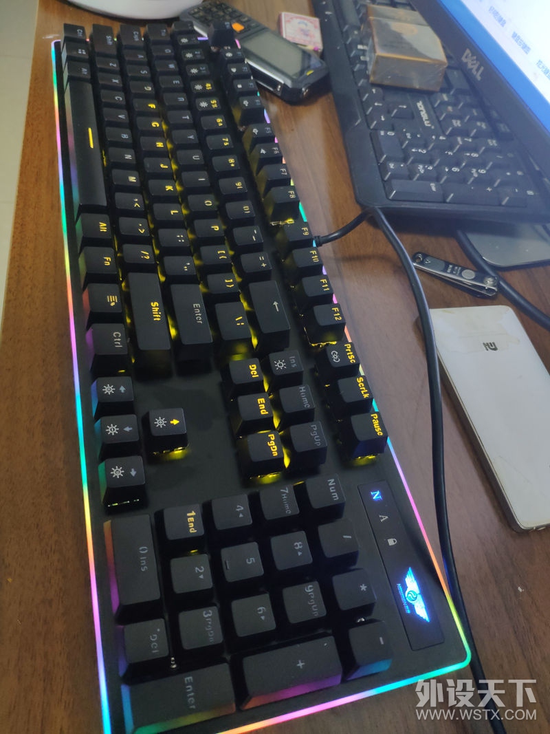 七彩炫酷RGB——新贵GM550红外轴机械键盘小试