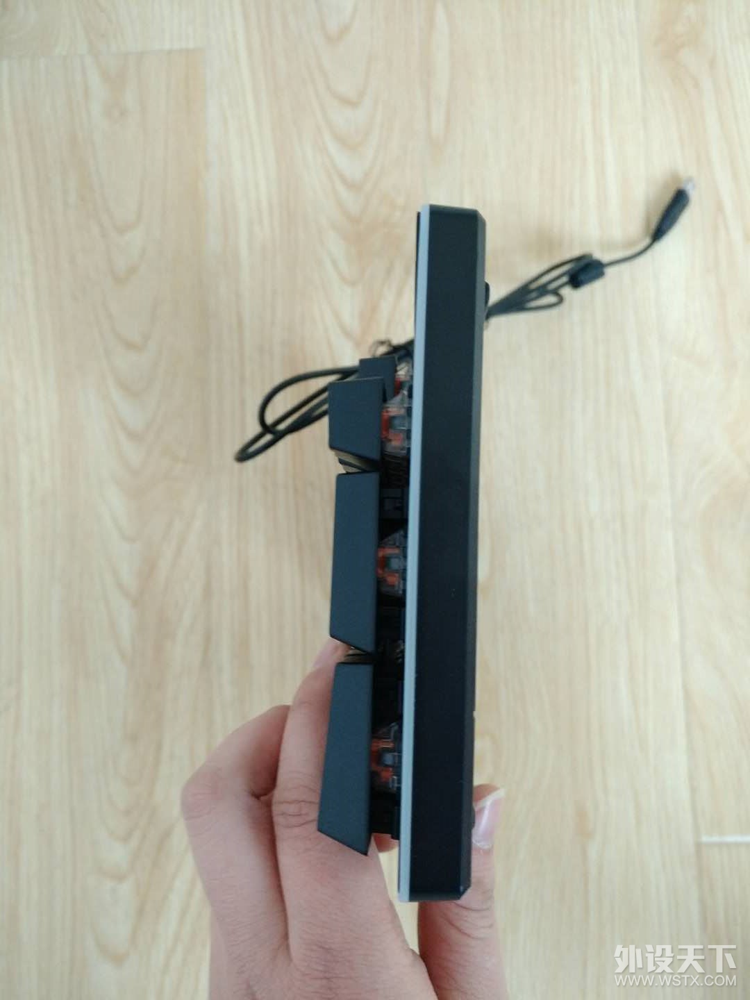 防水RGB灯条键盘，了解一下？——新贵GM550众测