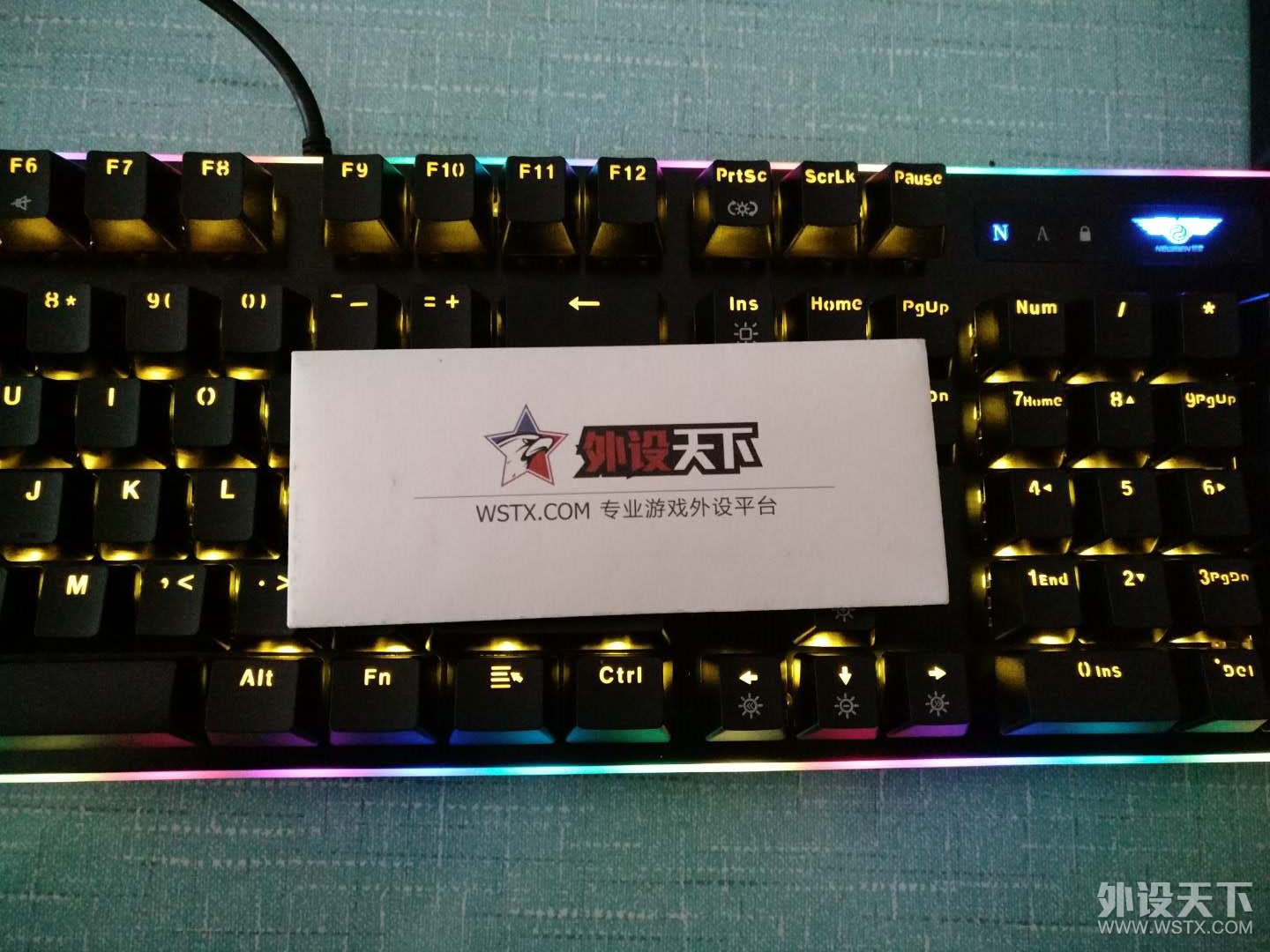防水RGB灯条键盘，了解一下？——新贵GM550众测