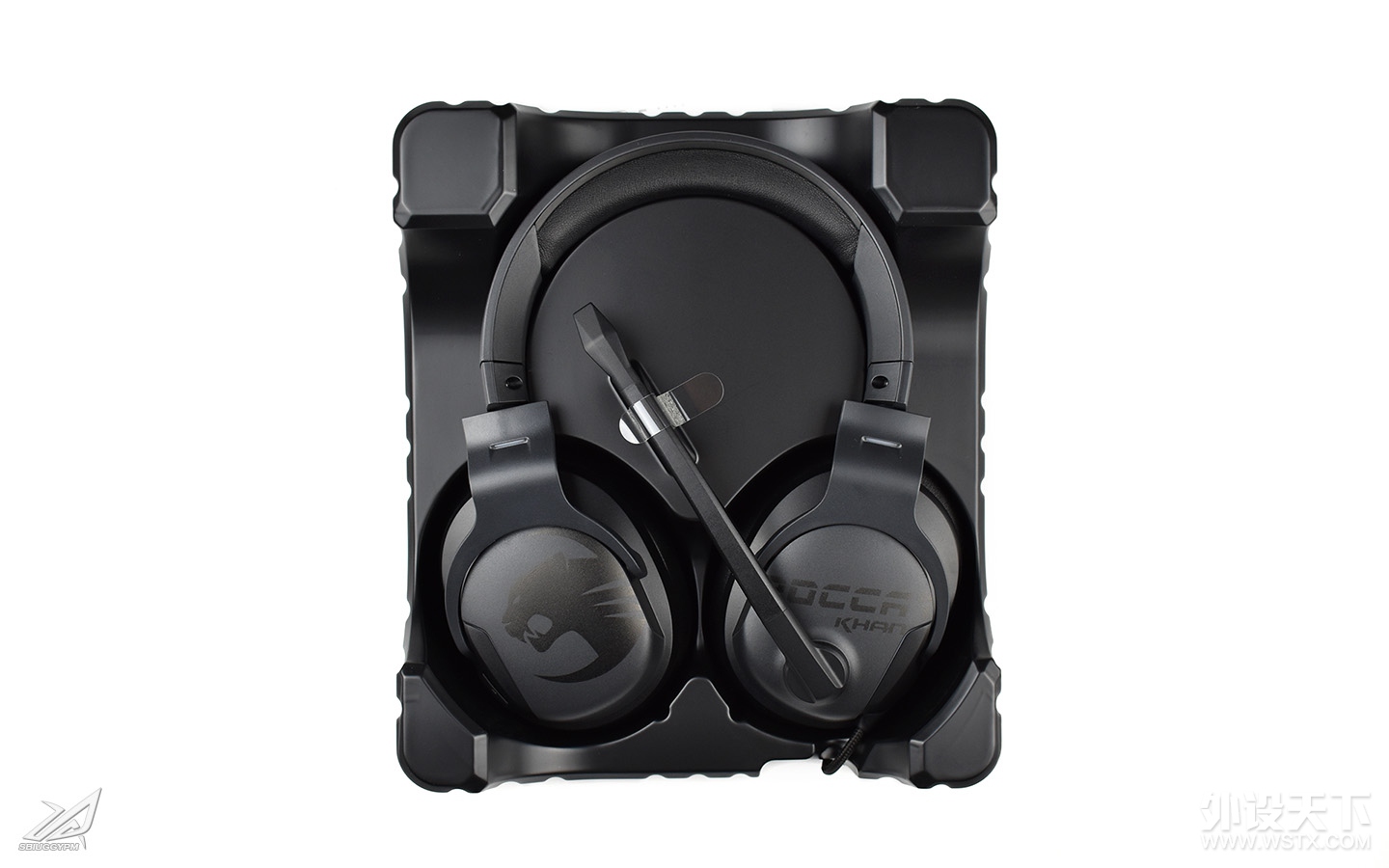 ROCCAT Khan AIMO - 002.jpg