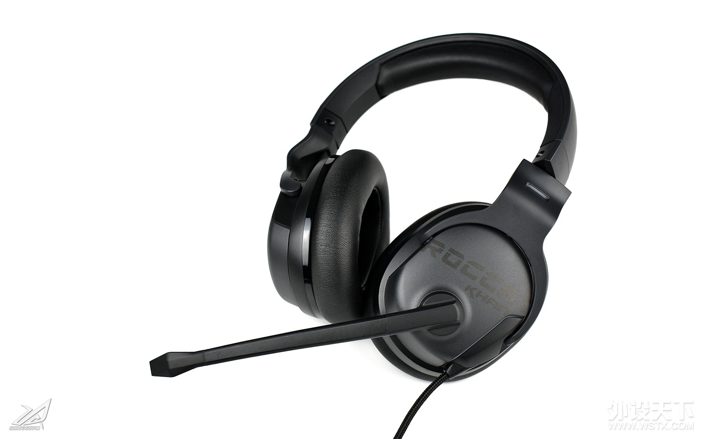 ROCCAT Khan AIMO - 005.jpg