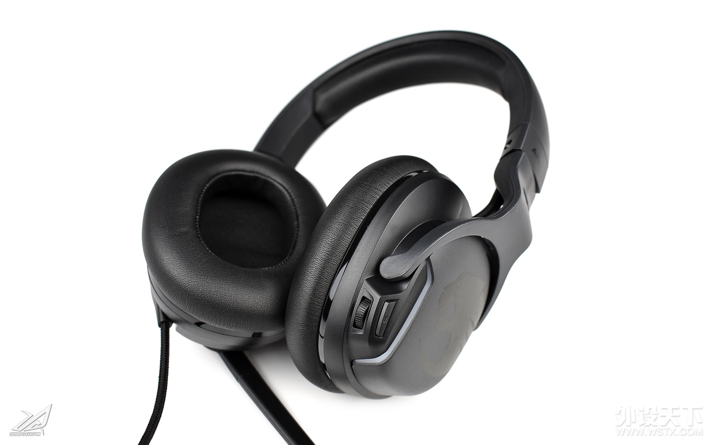 ROCCAT Khan AIMO - 007.jpg