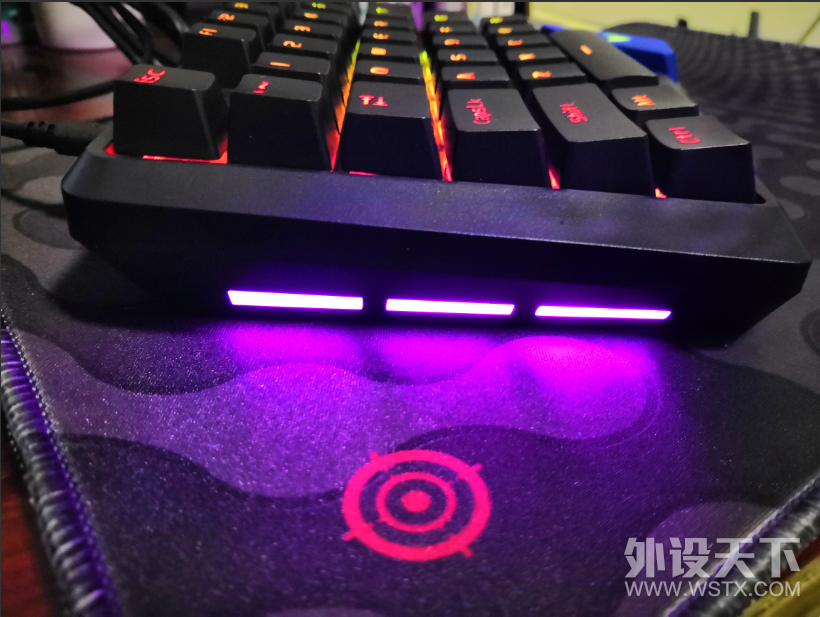 雷柏V550RGB单手（“游戏”两字手动划掉）键盘简评