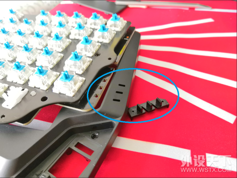 雷柏V550RGB单手（“游戏”两字手动划掉）键盘简评