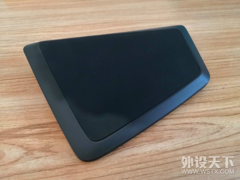 雷柏V550RGB单手（“游戏”两字手动划掉）键盘简评