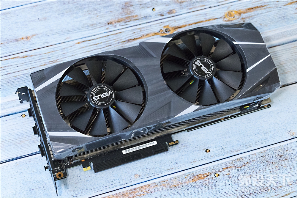 DIY信仰充值！华硕RTX2080显卡首测