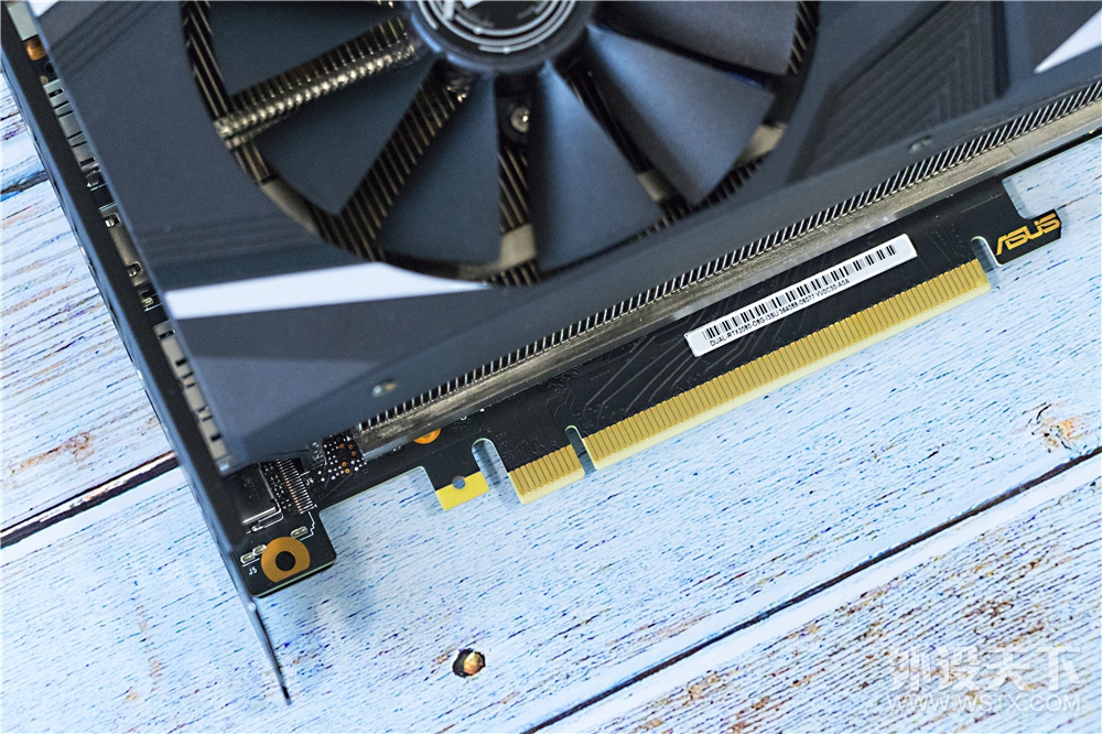 DIY信仰充值！华硕RTX2080显卡首测