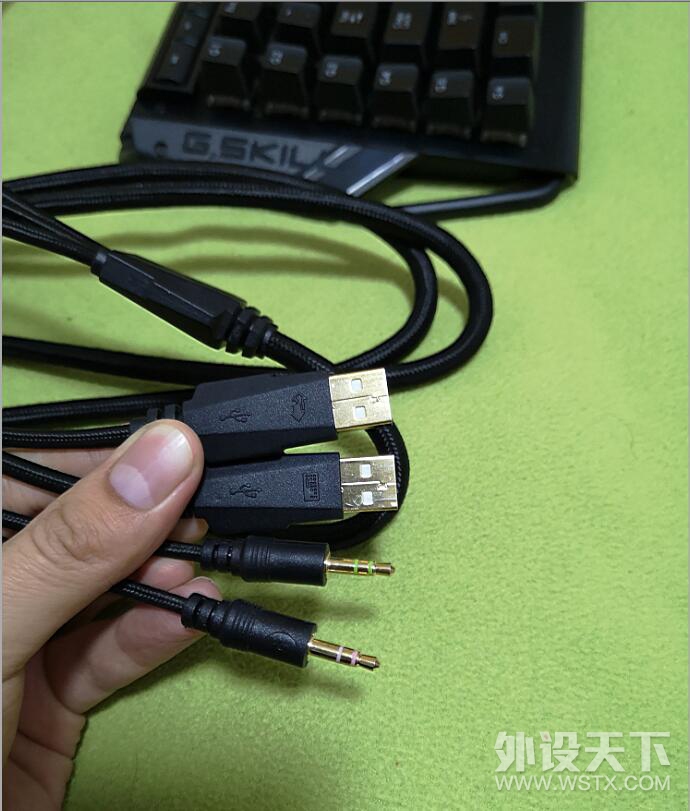【山东】芝奇 KM780 RGB樱桃红轴 机械键盘  罗技G403 RGB鼠标