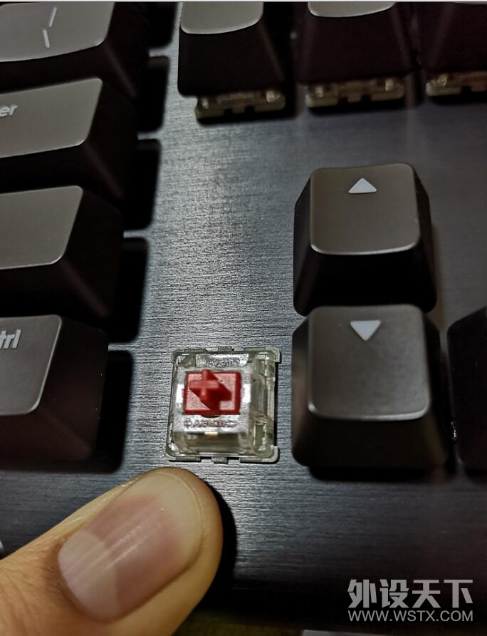 【山东】芝奇 KM780 RGB樱桃红轴 机械键盘  罗技G403 RGB鼠标