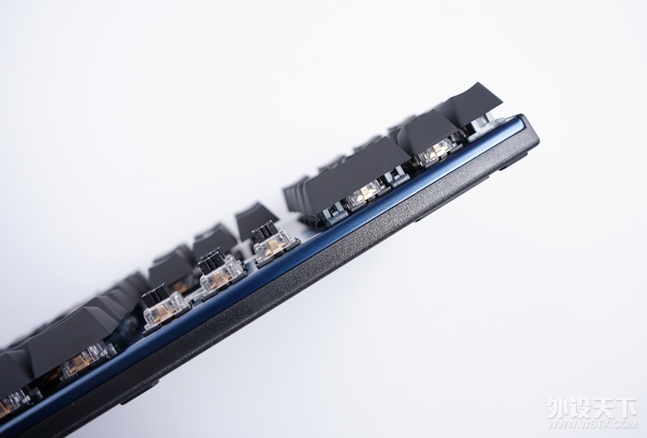 灯效酷炫细节待完善 RGB黑轴MSI GK50机械键盘入手分享