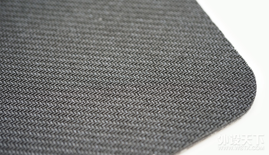 赛睿SteelSeries QcK Hard树脂硬面电竞游戏鼠标垫开箱评测
