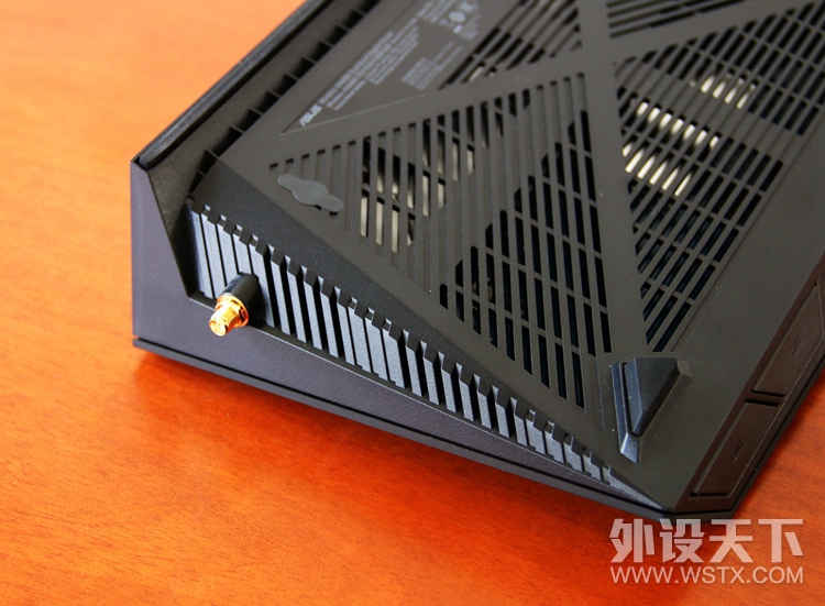 WIFI 6性能怪兽-华硕 RT-AX88U电竞路由