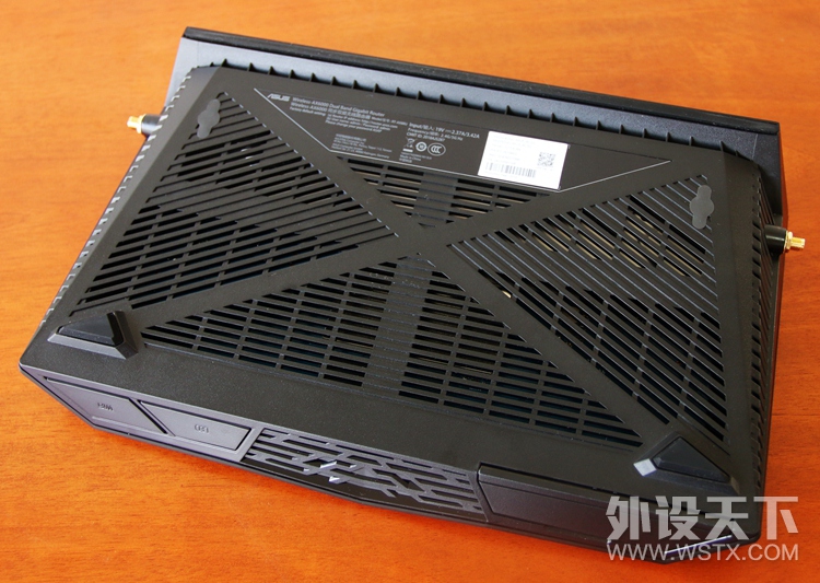 WIFI 6性能怪兽-华硕 RT-AX88U电竞路由