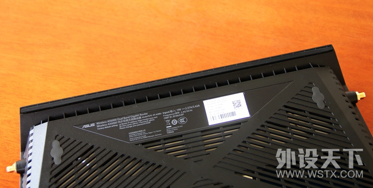 WIFI 6性能怪兽-华硕 RT-AX88U电竞路由