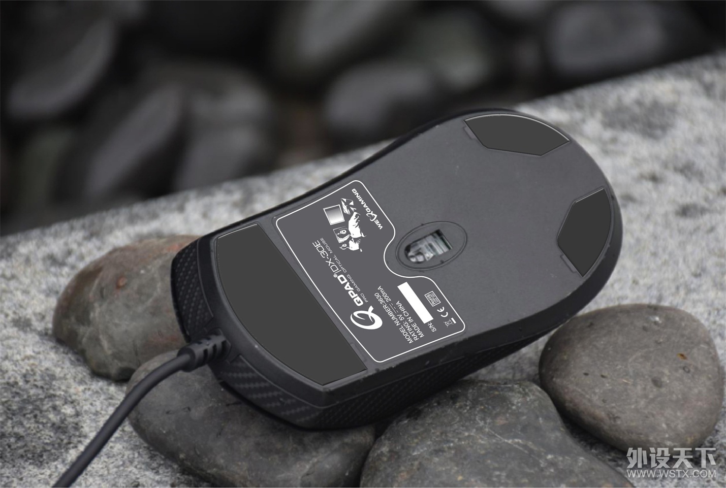 轻量化碳纤风格电竞鼠标，QPAD DX-30E首发评测