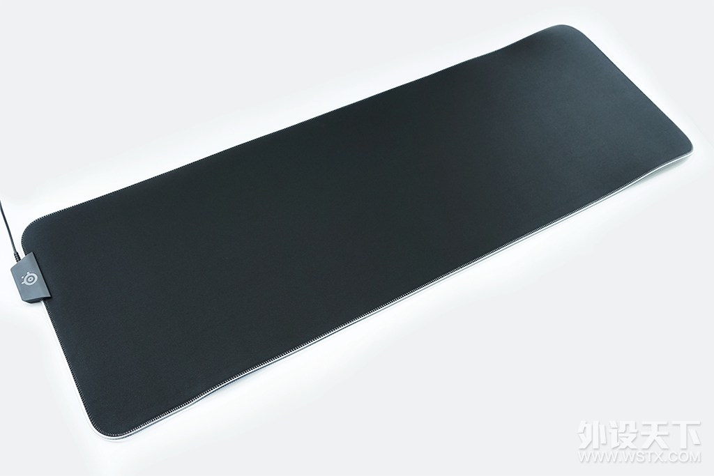 赛睿SteelSeries QcK PRISIM XL RGB氛围灯效超大布面电竞游戏鼠标垫开箱评测