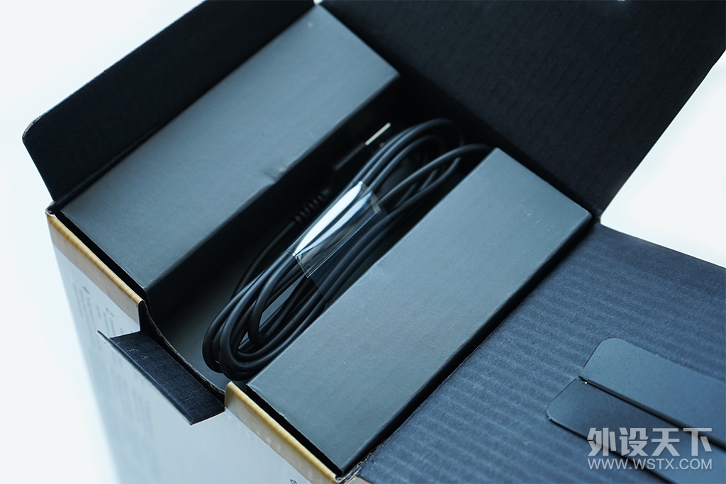 赛睿SteelSeries QcK PRISIM XL RGB氛围灯效超大布面电竞游戏鼠标垫开箱评测