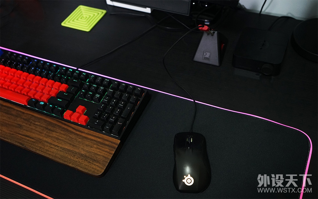 赛睿SteelSeries QcK PRISIM XL RGB氛围灯效超大布面电竞游戏鼠标垫开箱评测