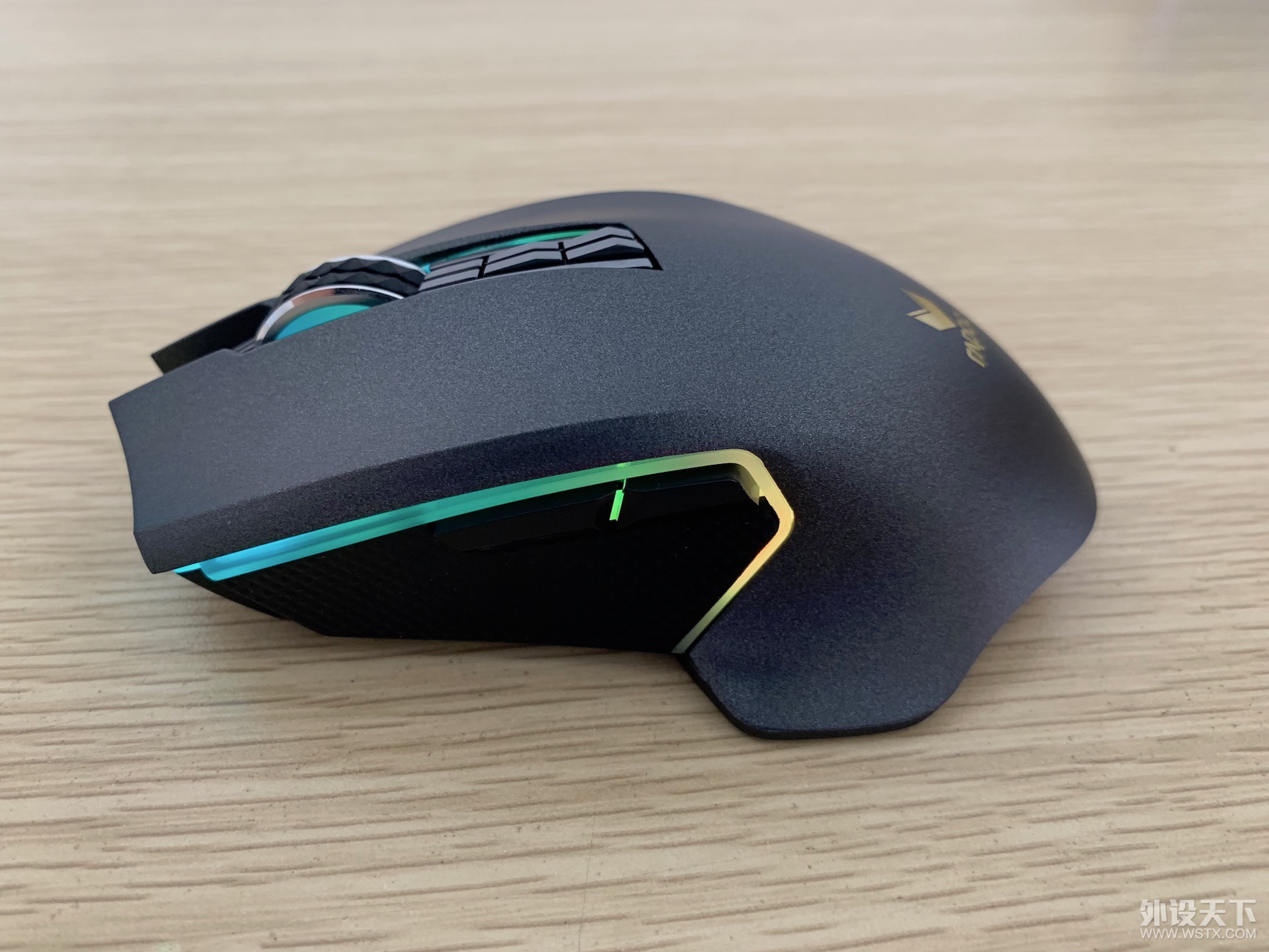 雷柏V20 pro 有线/无线双模游戏鼠标简评