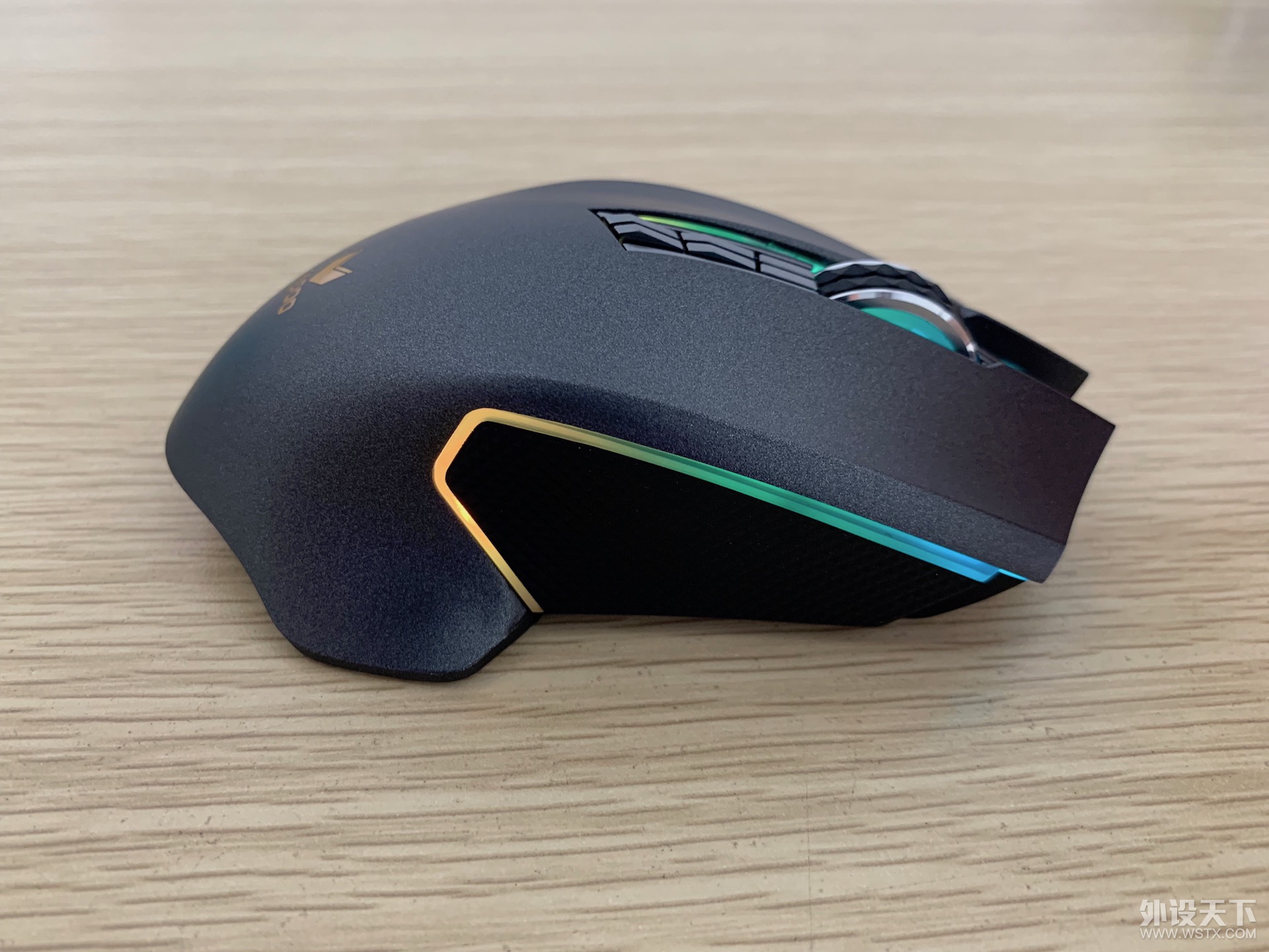 雷柏V20 pro 有线/无线双模游戏鼠标简评