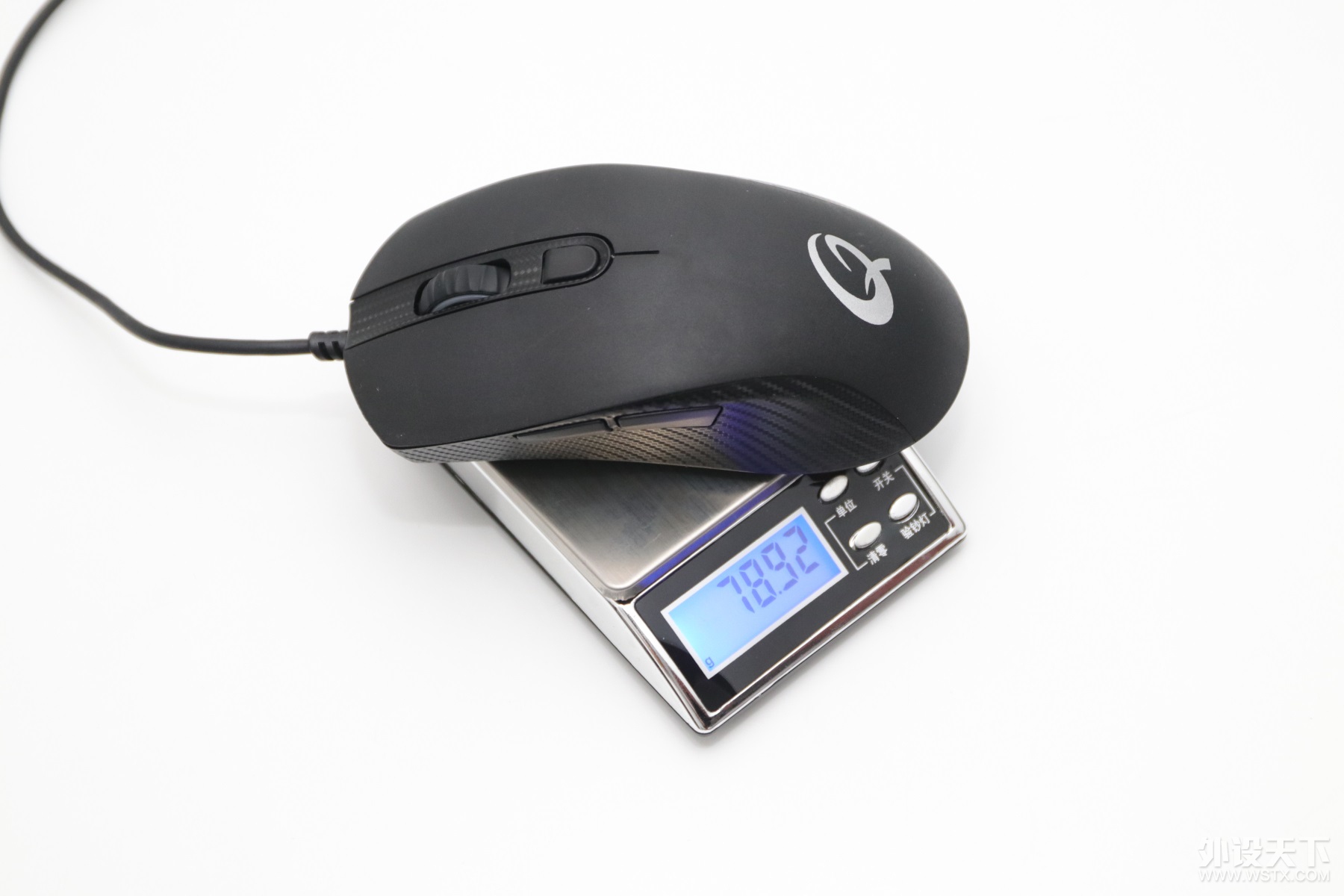 高配低价，不打洞的超轻电竞鼠标 QPAD DX-30E