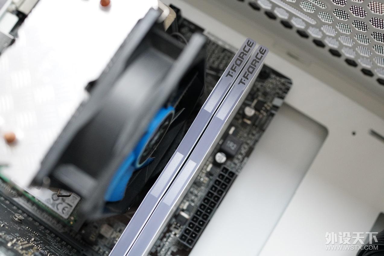 【箴言】中看又中用——十铨DELTA RGB DDR4 3200套条体验分享