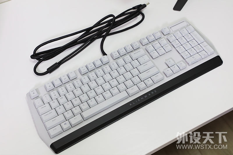 全新ALIENWARE套装体验，除了性能强大，这些设计值得称赞