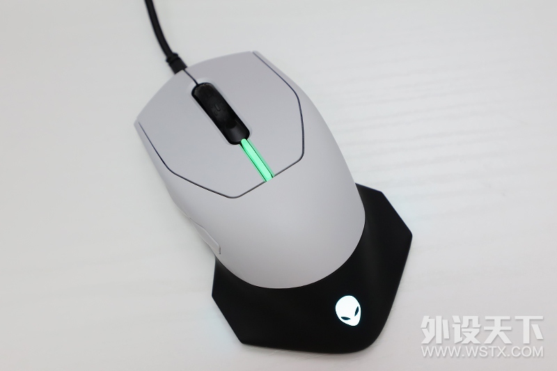 全新ALIENWARE套装体验，除了性能强大，这些设计值得称赞