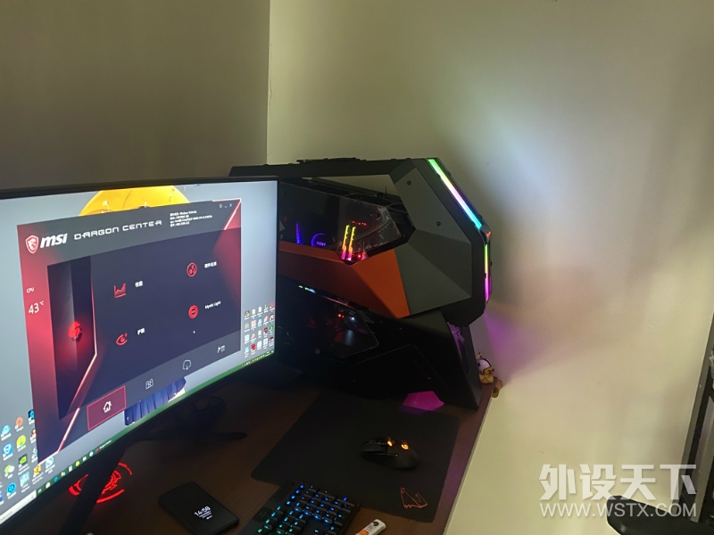 全网第一台，骨伽征服者二代~我感觉叫巨型飞船比较贴切。