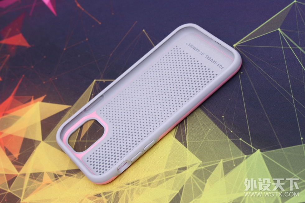 Razer冰铠专业版THS粉晶iphone11手机壳使用体验