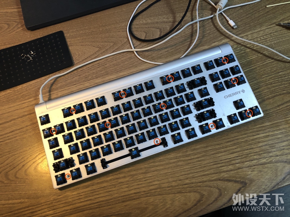 樱桃MX8.0键盘拆解+换轴维修（键盘不能喝可乐）