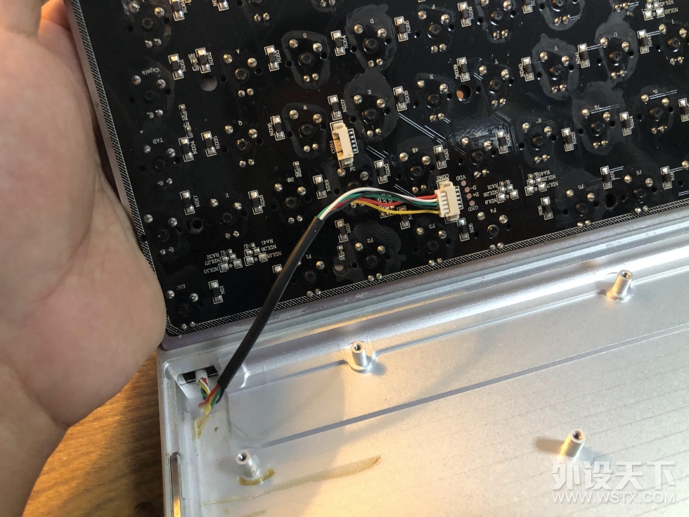 樱桃MX8.0键盘拆解+换轴维修（键盘不能喝可乐）