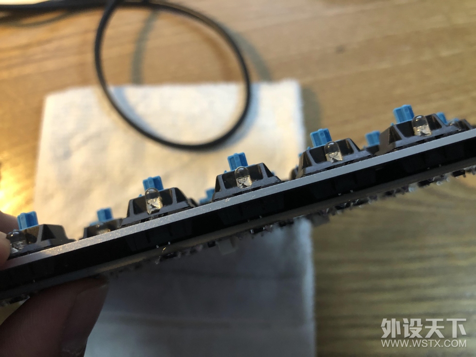 樱桃MX8.0键盘拆解+换轴维修（键盘不能喝可乐）