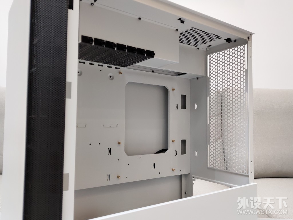 颜值与实用俱佳？ 爱国者破晓X 分体式 白色机箱 上机评测