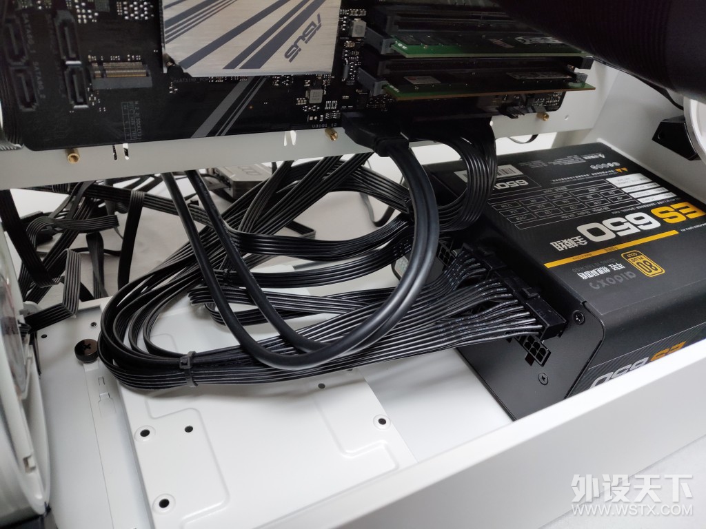 颜值与实用俱佳？ 爱国者破晓X 分体式 白色机箱 上机评测