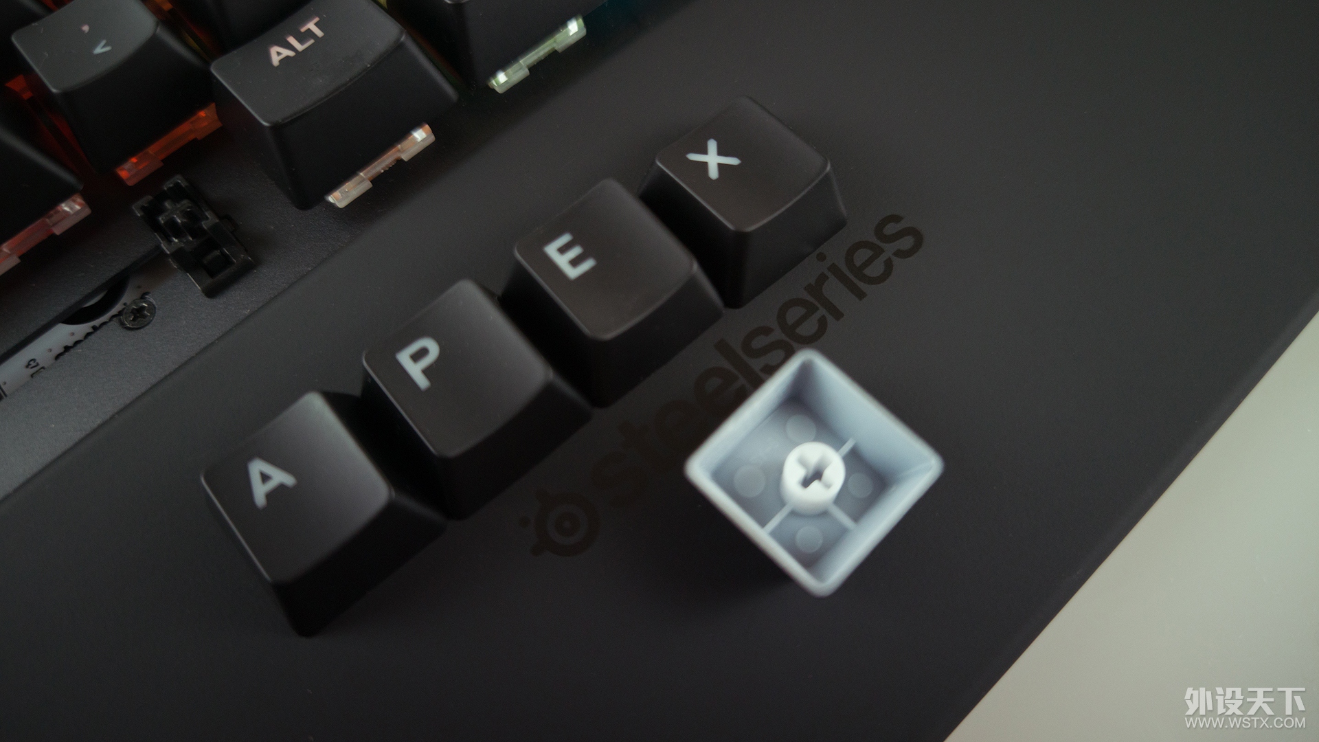 赛睿APEX5游戏键盘——一次有意思的尝试